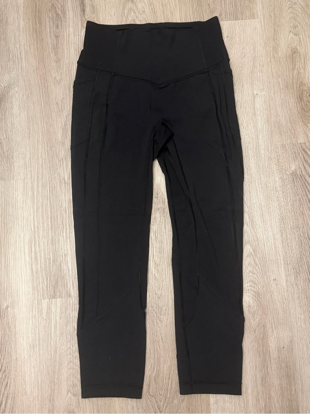 lululemon Women’s Black All The Right Places Crop 23” Legging. Size 6. GreatCond